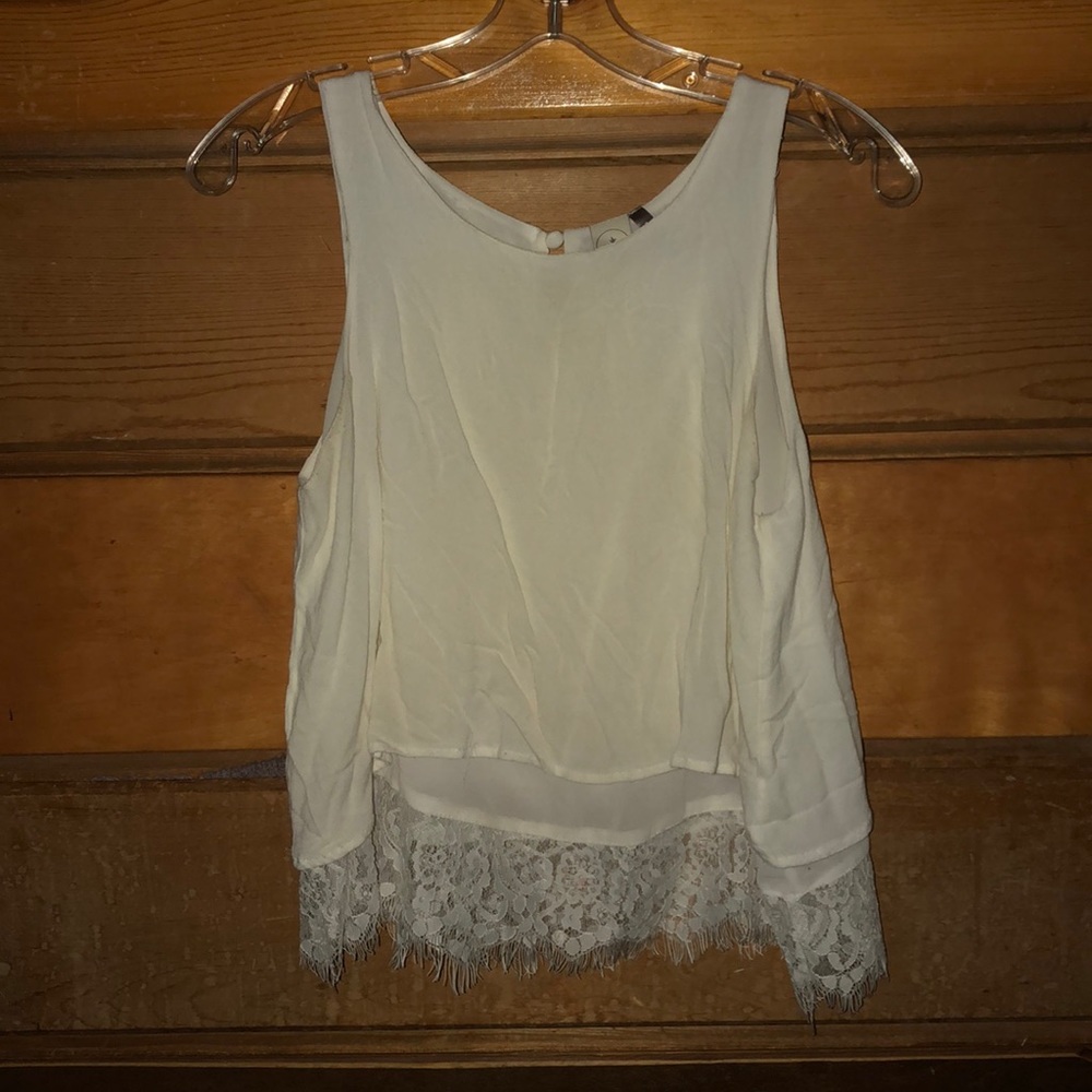 GREAT CONDITION Sleeveless Lace Blouse
